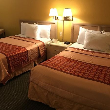 Budget Host Inn סנדוסקי מראה חיצוני תמונה
