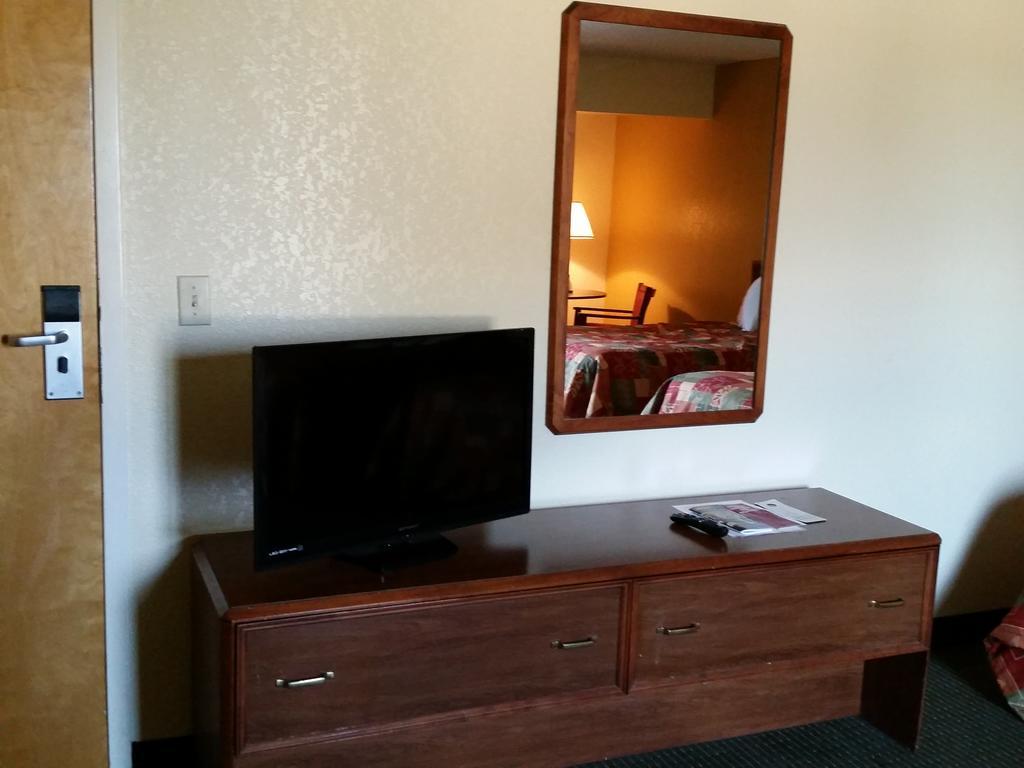 Budget Host Inn סנדוסקי חדר תמונה