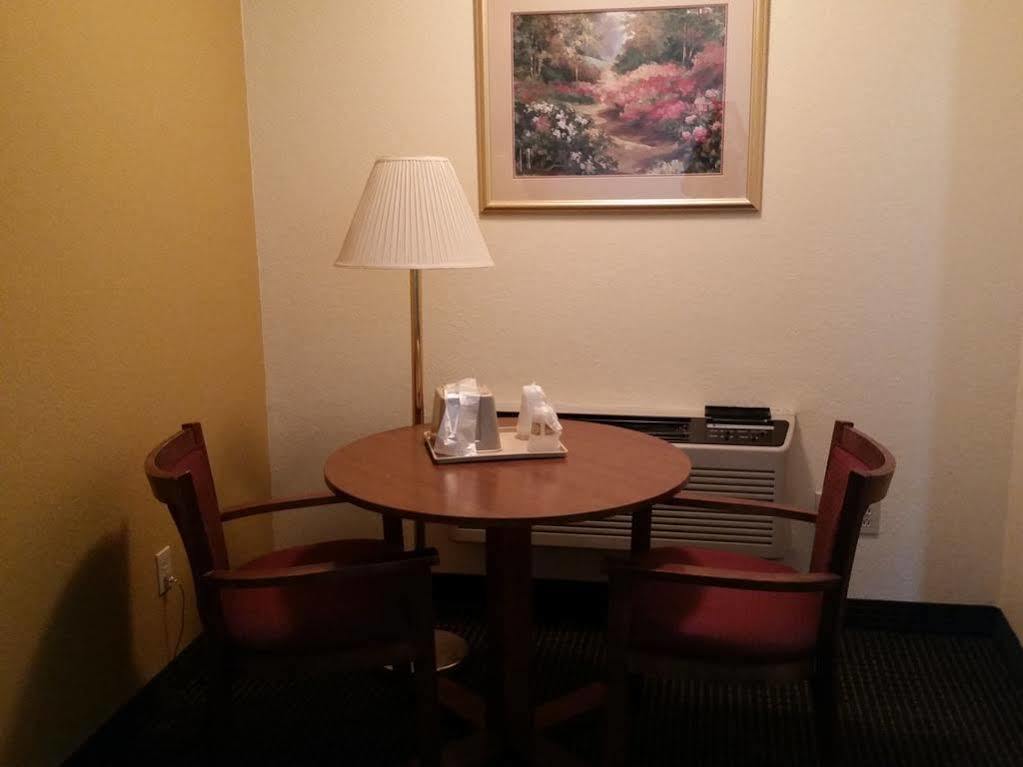 Budget Host Inn סנדוסקי מראה חיצוני תמונה